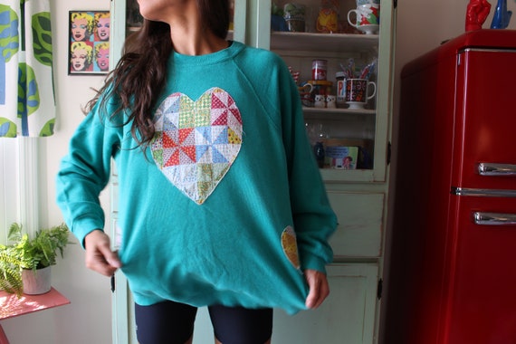 1980s Grandma Country Hearts Floral Sweatshirt...… - image 4