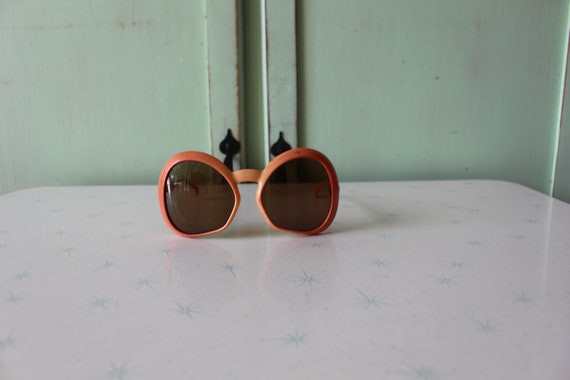 TRUE VINTAGE 1960s Atomic Retro Sunglasses...eyew… - image 2