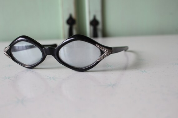 1950s 1960s Vintage CAT EYE Eye Glasses....USA. v… - image 4