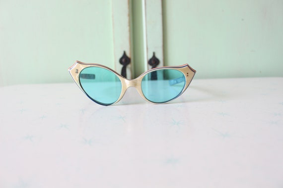 1950s 60s MOD GIRL Cateyed Sunglasses..gems. over… - image 1