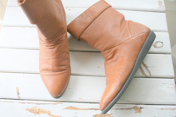 Vintage Brown Leather Hipster Boots...size 6 women