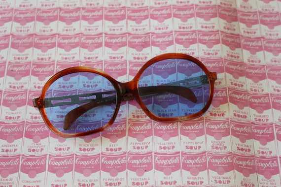 Vintage 1960s MOD GIRL Sunglasses....fancy. big l… - image 3