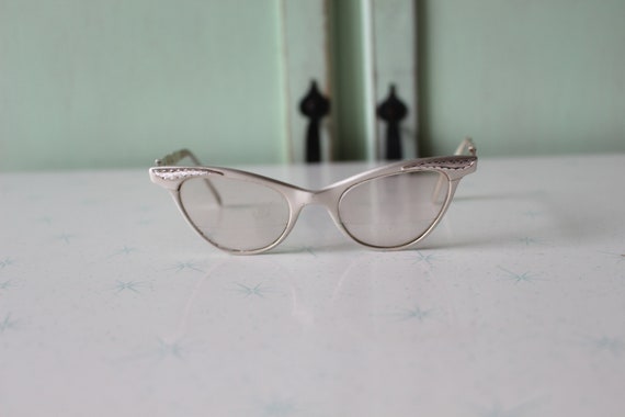 Vintage 1950s Cat Eye Glasses: USA Made Eyewear - image 2