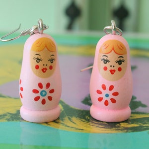 Vintage RUSSIAN NESTING DOLL Earrings...dangly. cute. kitschy. vintage charms. creepy. charm earrings. retro. kitsch jewelry. doll charms