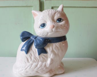 Vintage Kitty Cat Cookie Jar: Retro Kitsch Kitchen Storage
