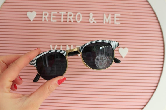 Vintage 1980s Retro Funky Sunglasses....unisex.  … - image 1