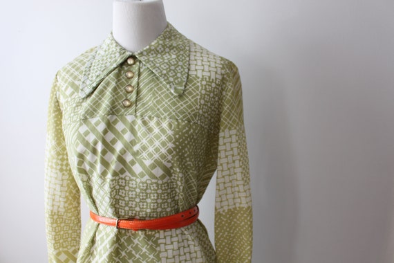 1970s Green FLORAL Disco Dress....size small medi… - image 9