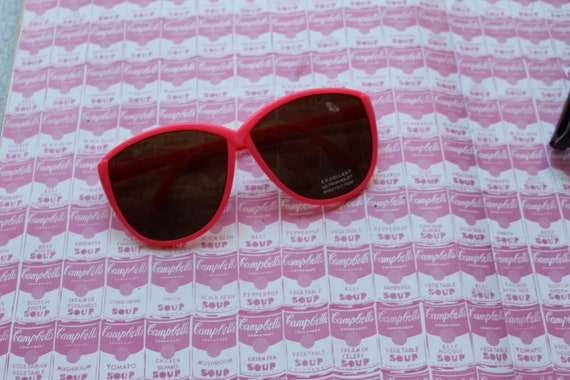 SALE//// Vintage 1980s MOD Sunglasses..fancy. big… - image 3