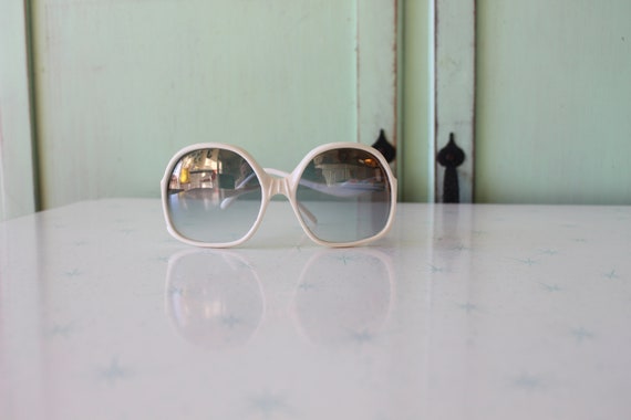 1960s Big Retro Sunglasses..new old stock. classi… - image 2