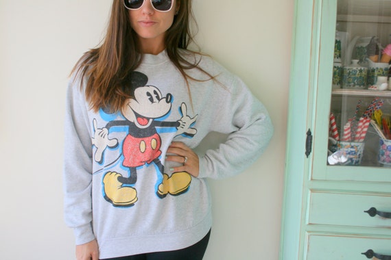 Vintage MICKEY MOUSE Sweater...walt disney. minni