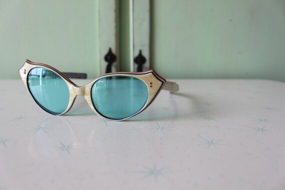 1950s 60s MOD GIRL Cateyed Sunglasses..gems. over… - image 4