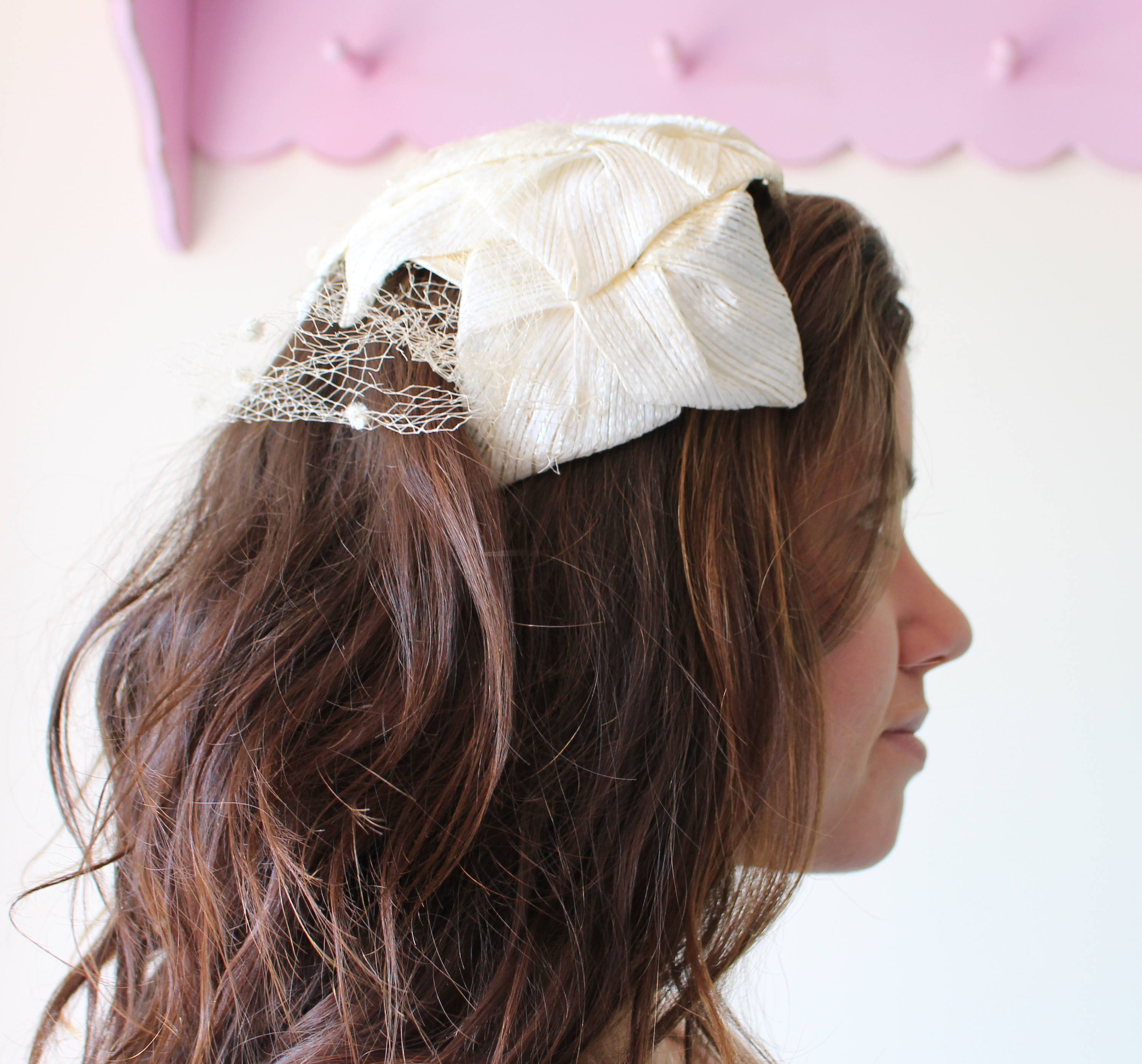 Vintage 1960s Lace Tulle Hat: Dreamy Wedding Bride Costume  display picture 3