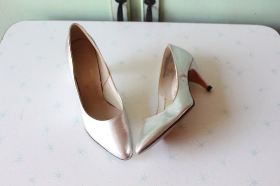 1980s Gold Silver GLAM Fancy Heels..size 5 women.… - image 4