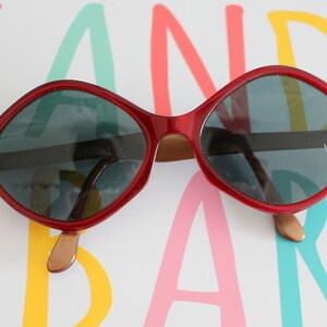 Retro Stil Oval farbige schlanke Sonnenbrille kleinen Metallrahmen flache