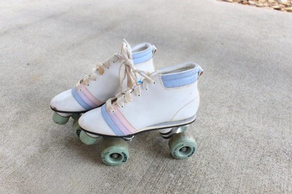 Vintage ROLLER SKATES.retro. pacer. rink master. … - image 1