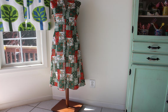 1970s PATCHWORK Green Floral Dress....size small … - image 3