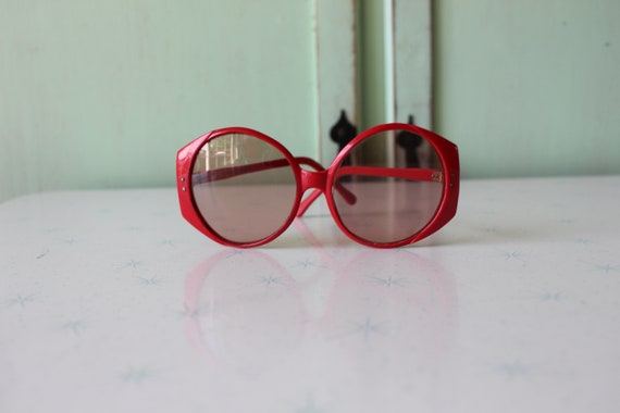 1970s TWIGGY MOD Sunglasses..... rare. twiggy. wo… - image 2