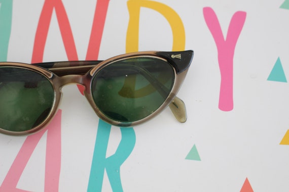 1950s 1960s Vintage CAT EYE Sunglasses..vintage e… - image 3