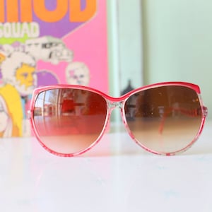 Vintage 1960s MOD Sunglasses: Oversized Retro Party Shades