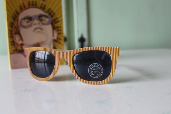 80s Vintage YELLOW Mod Sunglasses.retro. colorful… - image 4