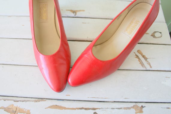 red heels size 6