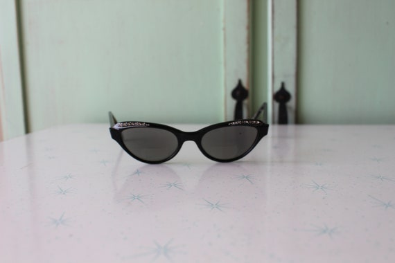 Vintage 1950s Cat Eye Sunglasses: Black Gem Accen… - image 3
