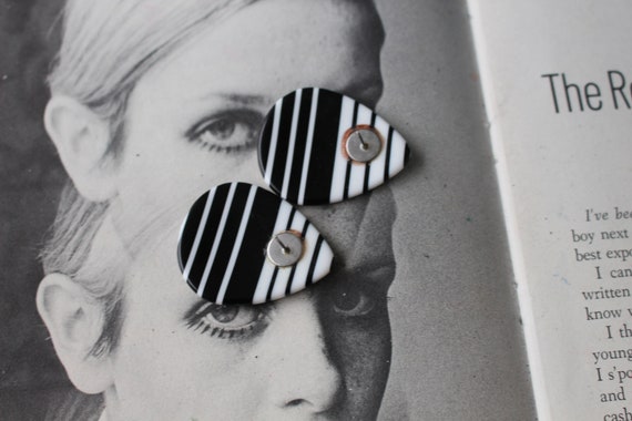 1980s BLACK and WHITE Earrings..costume. 1980s gl… - image 3