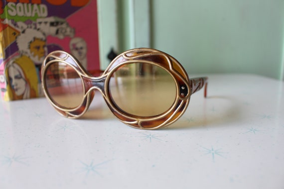 1950s 1960s MOD GIRL Sunglasses....groovy. france… - image 6