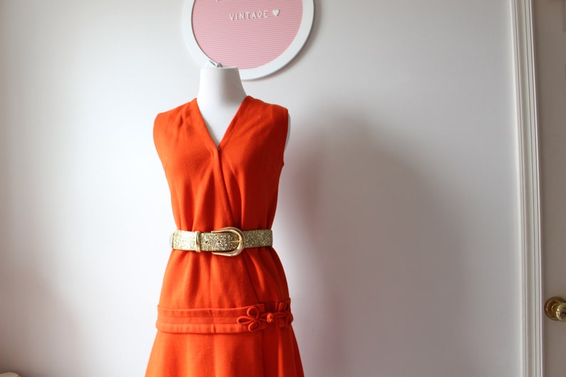 Vintage GROOVY 1970s Dress.....medium large womens.....orange. retro dress. 60s dress. 70s dress. mid century. groovy. vneck. waitress image 5