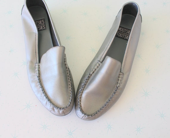 SALE/// 1980s SILVER LEATHER Flats...size 8 Womens.shoes. - Etsy Australia