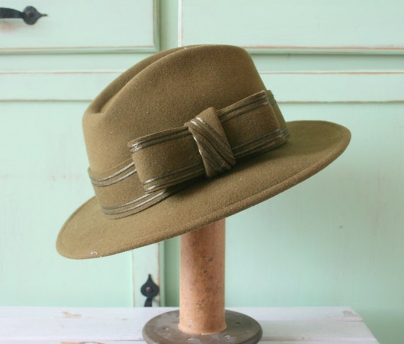 Vintage OLIVE Mid Century Hat..adolfo II. wool hat