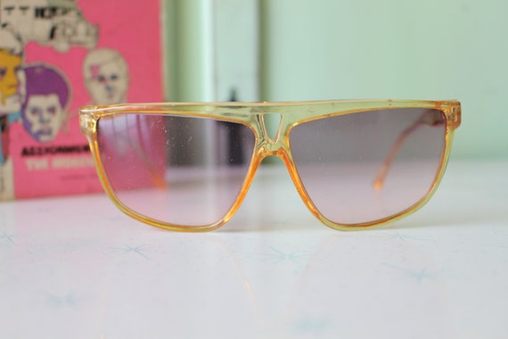 Vintage BIG Mod Taiwan ROC 1970s 80s Sunglasses..… - image 1