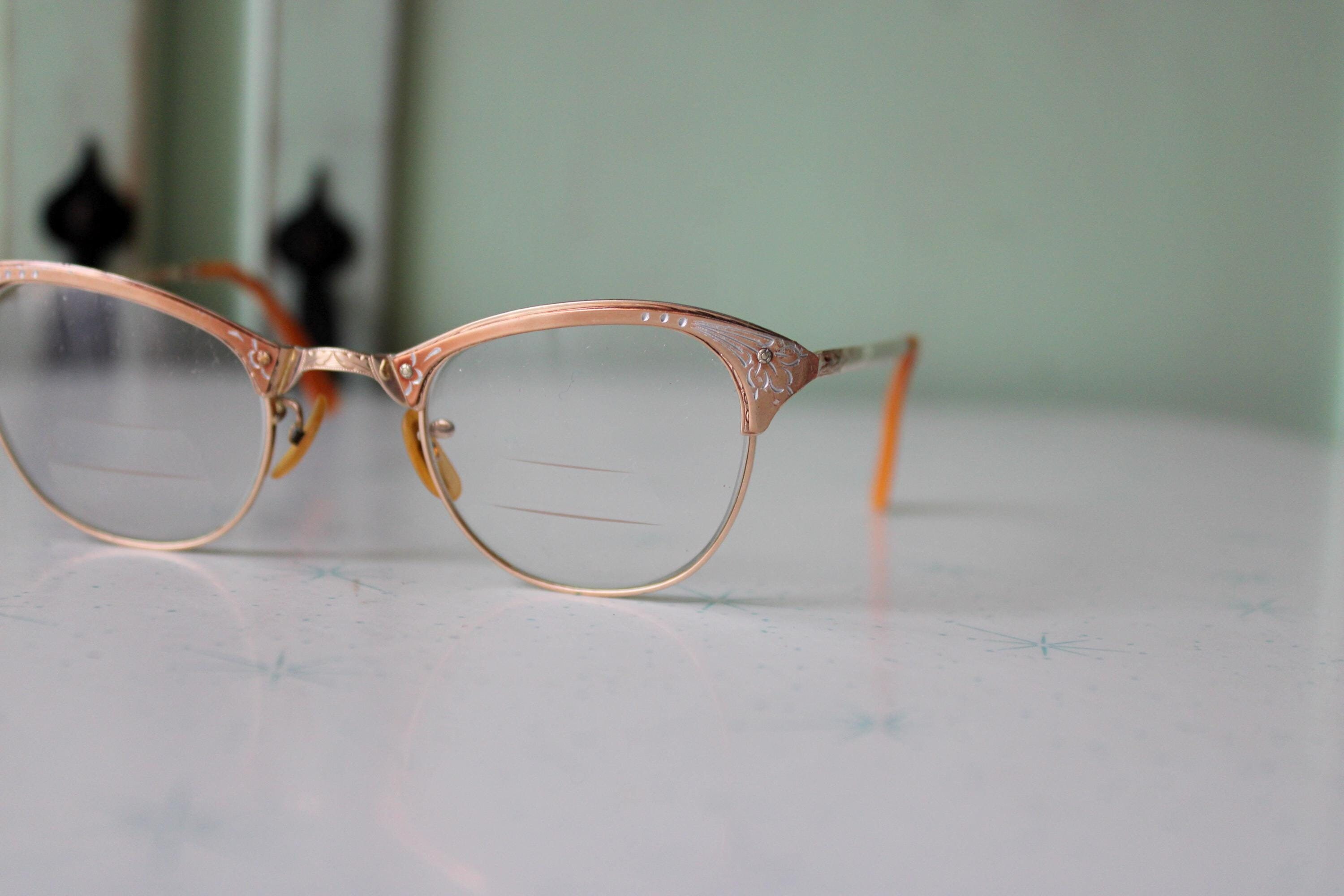 Vintage Cat Eye Glasses – Gold & Silver Etched Aluminum – 3¾” Arms Vintage 1950s Cat Eye Glasses: Gold Horn Rim Eyewear - Etsy main image 3