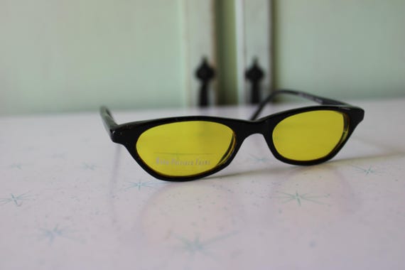90s Sunglasses: Small Lens, Tinted Retro Shades View 2