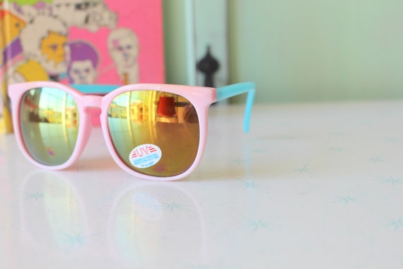 Vintage MOD GIRL Pink Sunglasses....rare. womens … - image 1