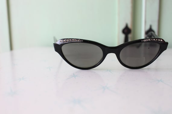 Vintage 1950s Cat Eye Sunglasses: Black Gem Accen… - image 1