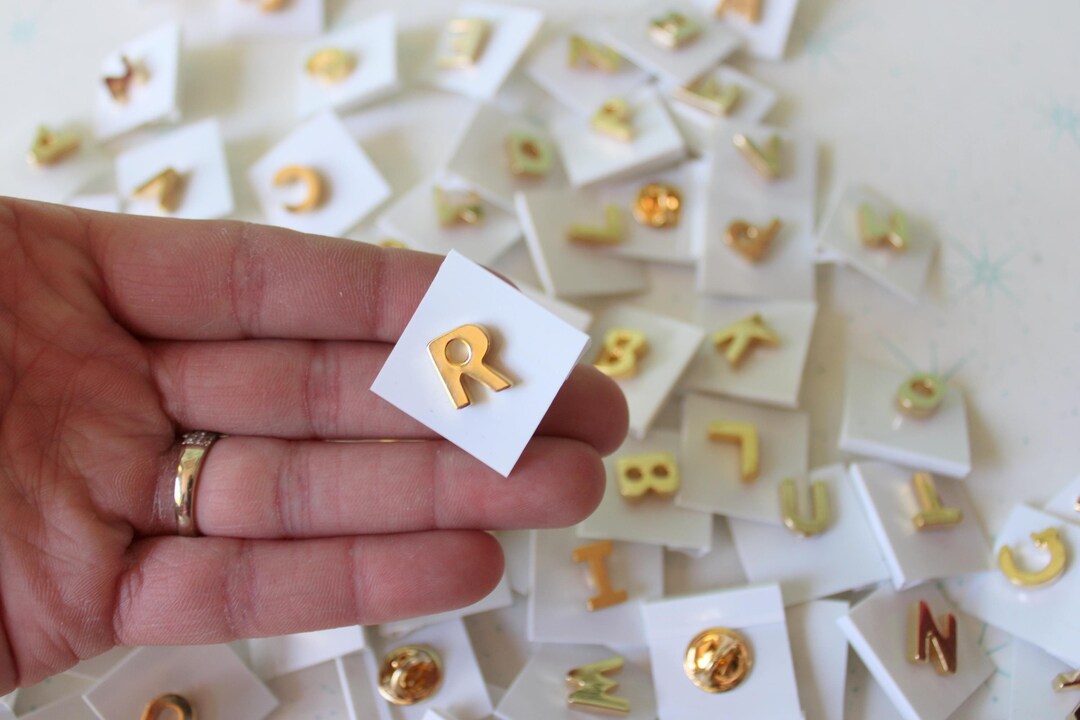 1980s Vintage Golden Letter R Brooch: Retro Costume Jewelry - Etsy