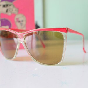 Vintage Taiwan ROC Sunglasses...rare. womens eyewear.twiggy. 1970s accessories. woodstock. hippie. designer glasses. hipster. . mod