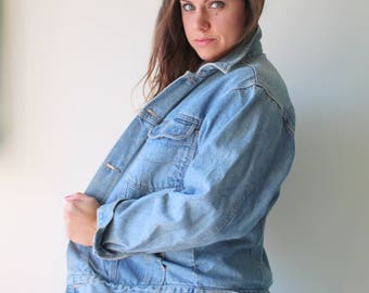 Jaren 1980 HIPSTER Jean Jas.. maat medium large womens.acid. biker chic. blauw jeansjasje. moordenaar. rad. jaren 80 glam. hippie. klederdracht. Jaren 90. nieuwigheid