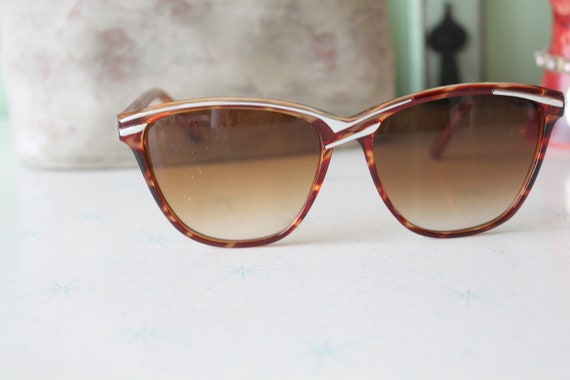 1980s HIPSTER Tort Sunglasses.unisex. retro. rad s