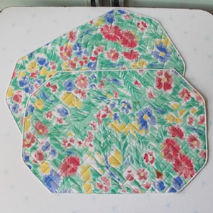 Vintage Floral Placemats Set: 1980s Retro Table Linen