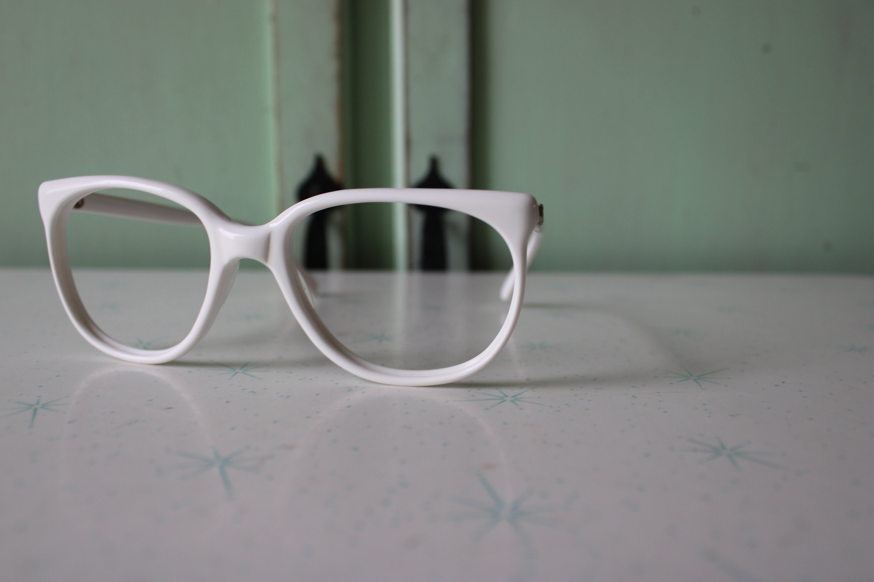 ヴィンテージホワイト眼鏡フレーム：1980年代モッズスタイル（レンズ