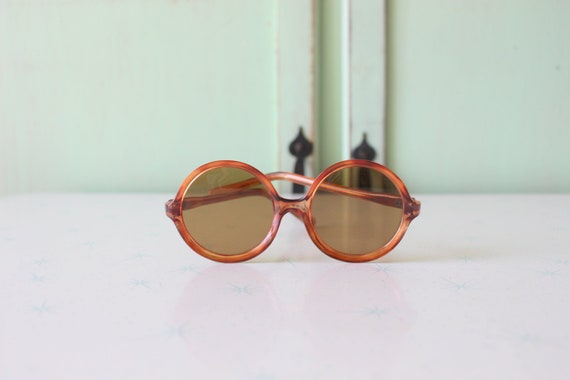 Vintage Round Sunglasses: 1960s Mod Style, Made i… - image 1