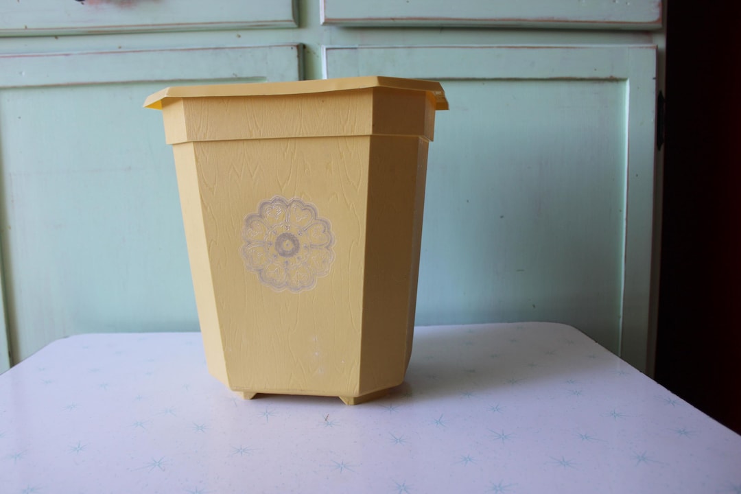 1970s RETRO Mustard Yellow Trash Can....1960s Bathroom. Pantry. Bins ...