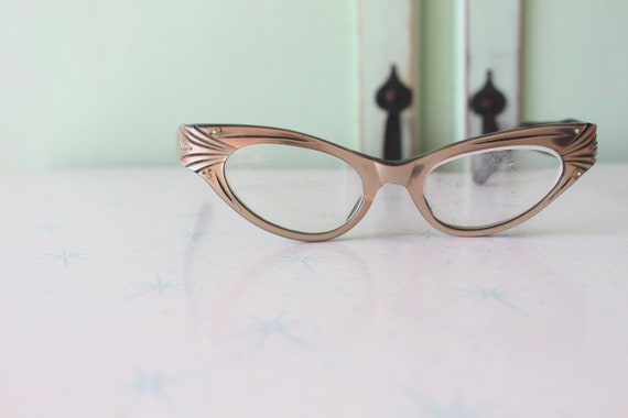 1950s Winged Cat Eye Glasses: Vintage Bronze Eyew… - image 1