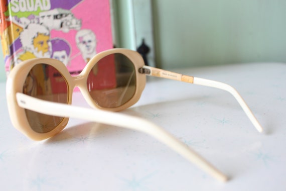 1970s TWIGGY MOD Sunglasses..... rare. twiggy. wo… - image 6