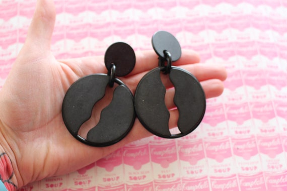 1980s HUGE Black Dangly Clip On Earrings.....arts… - image 2