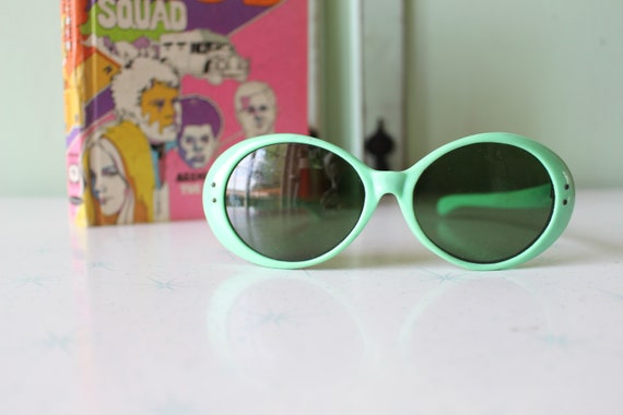 1970s TWIGGY MOD Sunglasses....rare. twiggy. wome… - image 2