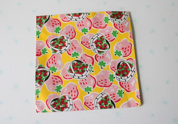 1970s Strawberry Gift Wrap: Atomic Retro Floral Wrapping Paper