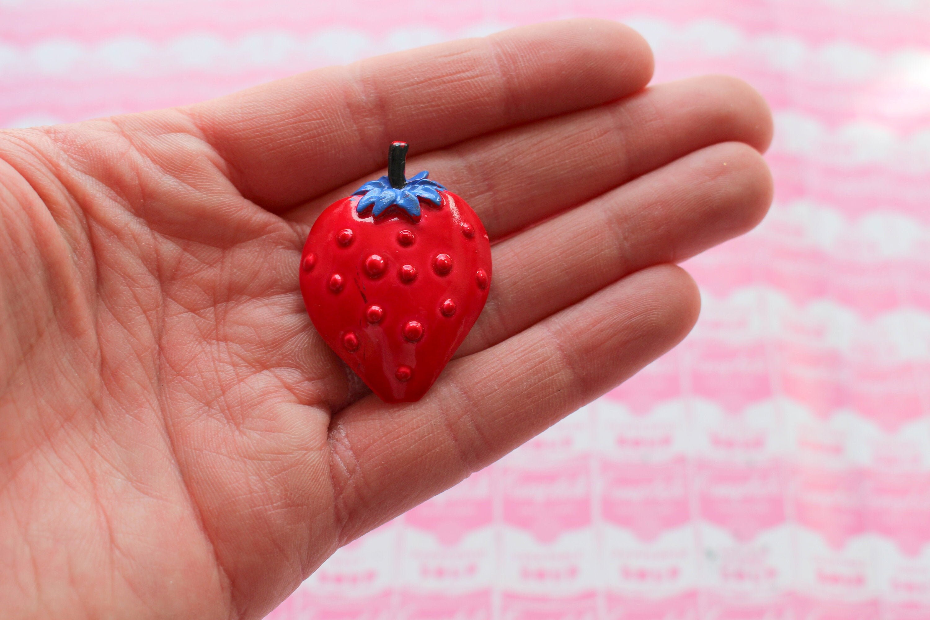 Pin Youwall Red Strawberry